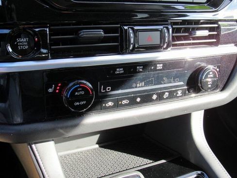 Used 2025 Nissan Pathfinder SV AWD/4WD image 19