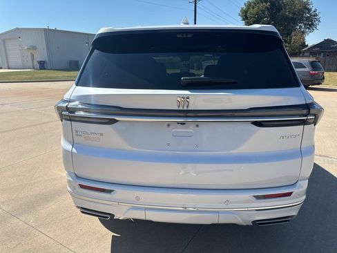 Certified 2025 Buick Enclave Avenir w/ Super Cruise Package image 4