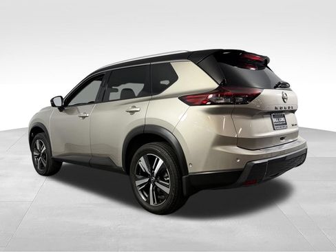 Used 2025 Nissan Rogue SL AWD/4WD image 9