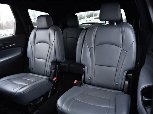 Used 2024 Buick Enclave Premium image 25