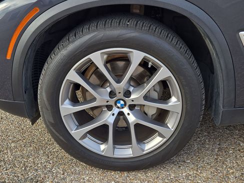 Used 2022 BMW X5 xDrive40i w/ Premium Package AWD/4WD image 11