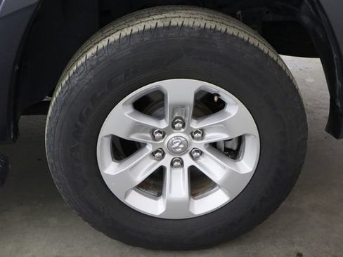 Used 2019 RAM 1500 Laramie AWD/4WD image 34