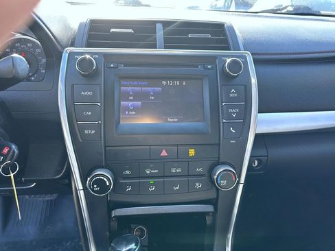 Used 2017 Toyota Camry SE image 13