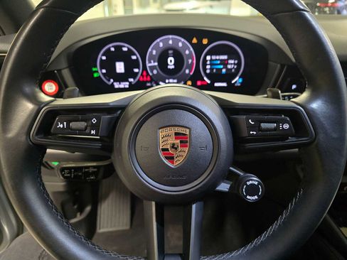 Used 2024 Porsche Cayenne image 25