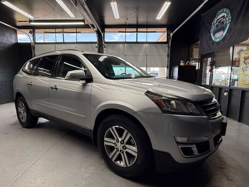 Used 2016 Chevrolet Traverse LT AWD/4WD image 3