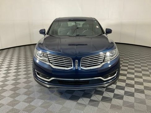 Used 2017 Lincoln MKX Premiere FWD image 2