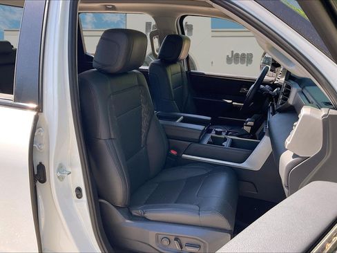 Used 2024 Toyota Tundra Limited AWD/4WD image 7