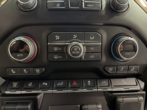Used 2020 Chevrolet Silverado 2500 High Country w/ Z71 Off-Road Package AWD/4WD image 18