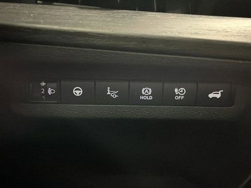 Used 2023 Nissan Ariya AWD/4WD image 32