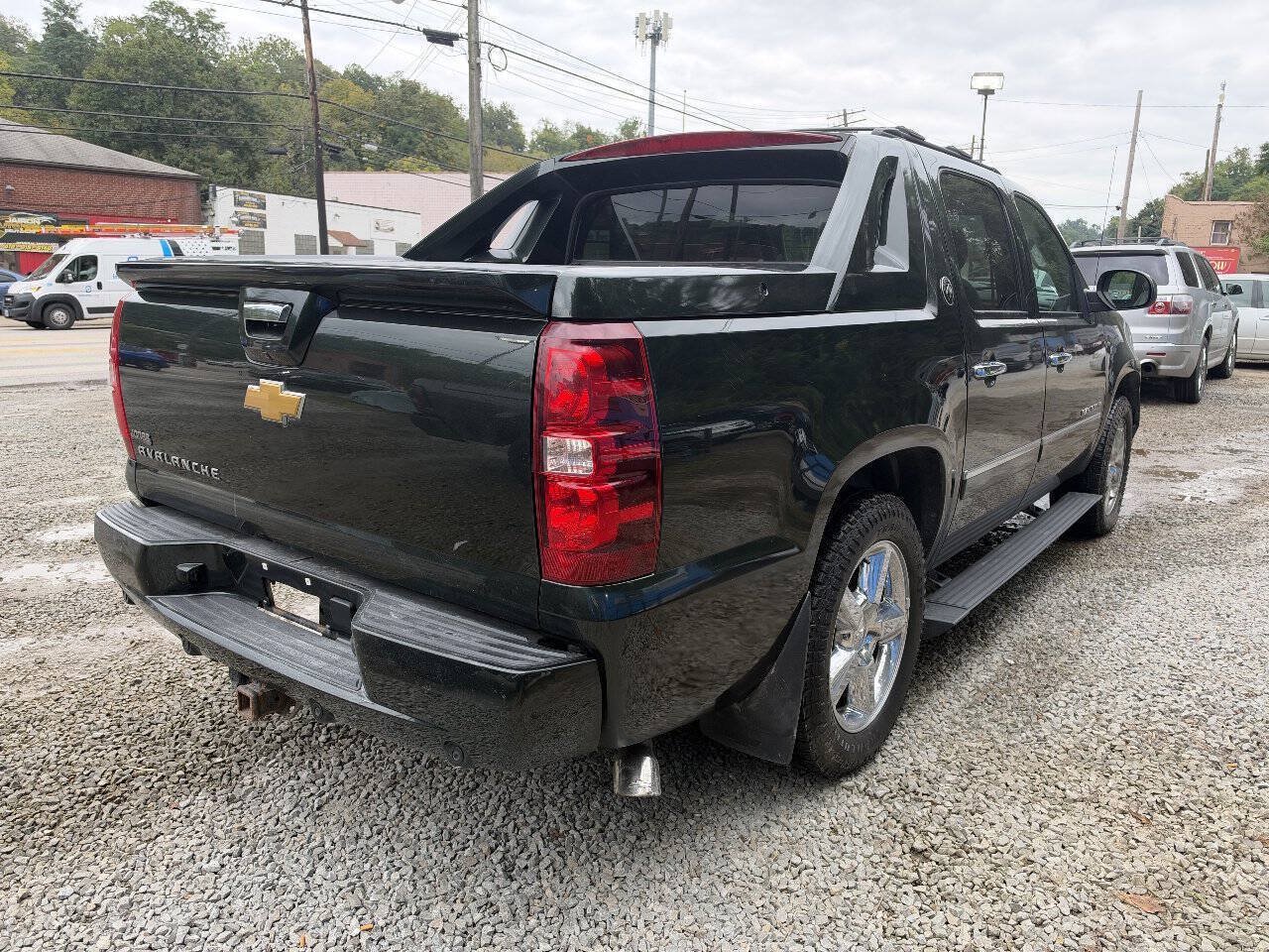 Used 2013 Chevrolet Avalanche LTZ AWD/4WD image 8