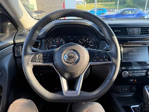 Used 2020 Nissan Rogue SV AWD/4WD image 11