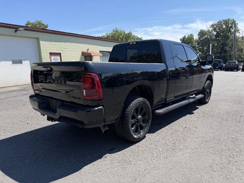 Used 2025 RAM 2500 Laramie AWD/4WD image 3