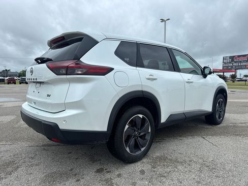 Used 2024 Nissan Rogue SV FWD image 7