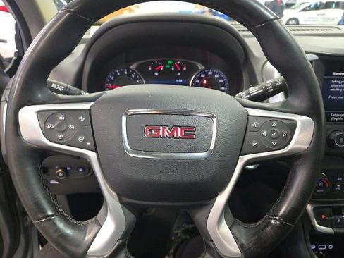 Used 2024 GMC Terrain SLT image 12