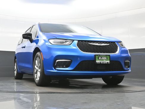 New 2026 Chrysler Pacifica Select AWD/4WD image 21