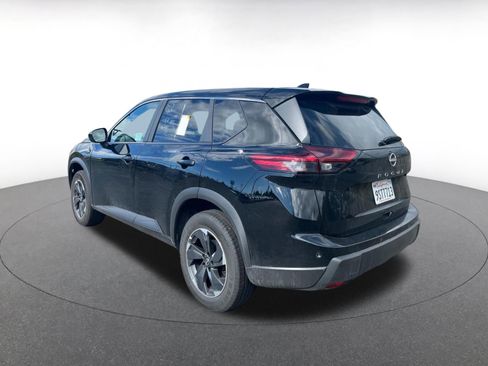 Used 2025 Nissan Rogue SV FWD image 5