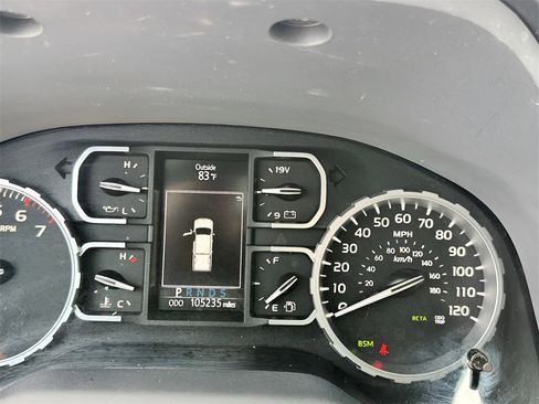 Used 2021 Toyota Tundra SR5 w/ Convenience Package image 7