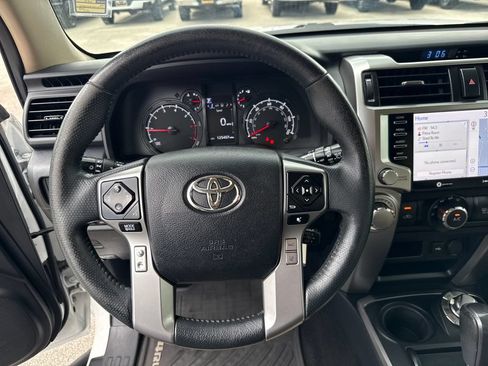 Used 2020 Toyota 4Runner SR5 AWD/4WD image 14
