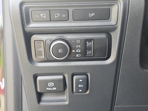 Used 2023 Ford F150 Lariat w/ Trailer Tow Package image 29