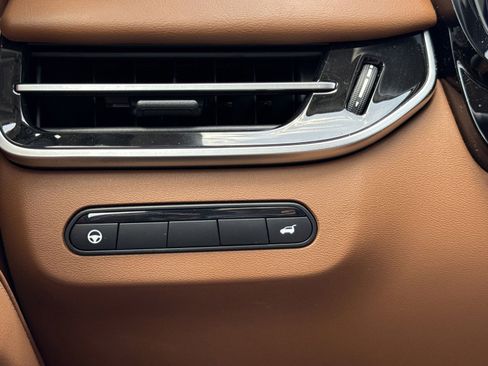 Used 2025 INFINITI QX60 Sensory image 24