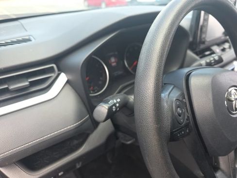 Used 2022 Toyota RAV4 LE FWD image 14