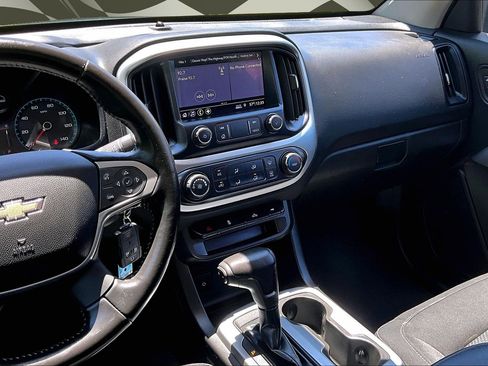 Used 2019 Chevrolet Colorado LT w/ LT Convenience Package RWD image 6