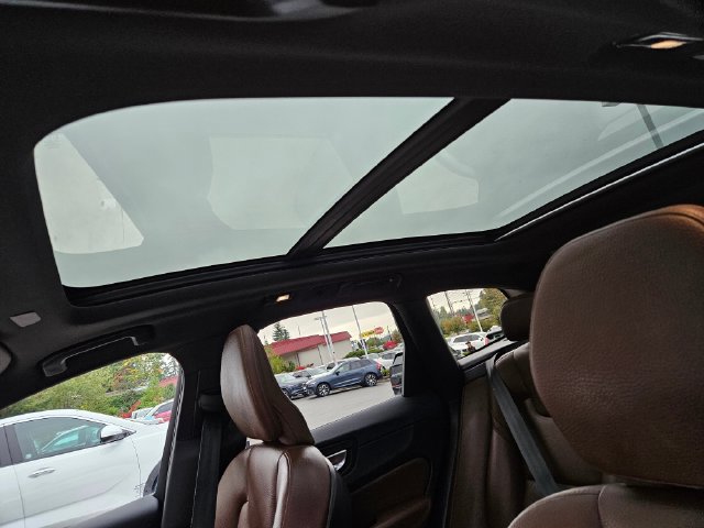 Certified 2023 Volvo XC60 B5 Plus w/ Climate Package AWD/4WD image 22