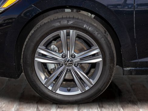 Used 2023 Volkswagen Jetta SE image 33