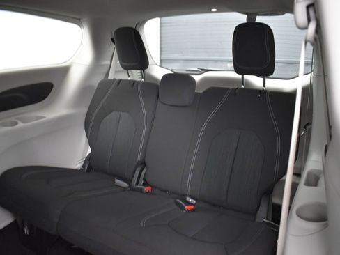 Used 2023 Chrysler Voyager LX FWD image 22