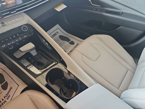 New 2026 Hyundai Elantra Limited image 26