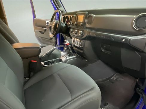 Used 2018 Jeep Wrangler Sport AWD/4WD image 14