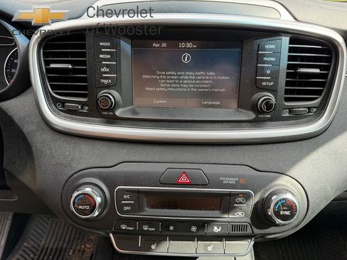 Used 2020 Kia Sorento LX w/ LX I4 Convenience Package image 14