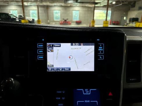 Used 2015 Toyota Sienna XLE w/ XLE Navigation Package FWD image 21