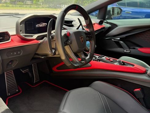 Used 2024 Lamborghini Revuelto AWD/4WD image 6