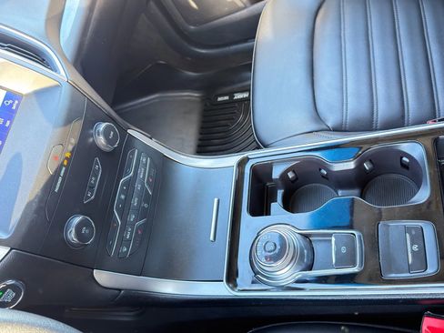 Used 2019 Ford Edge SEL w/ Equipment Group 201A image 14