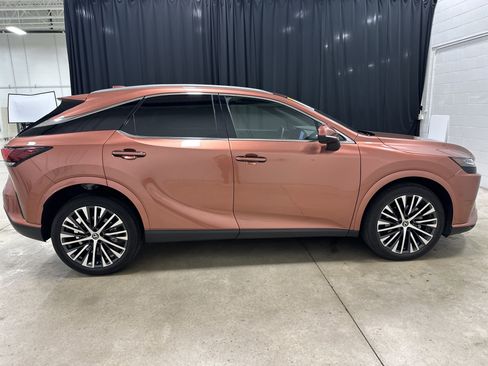 Used 2023 Lexus RX 350 Premium Plus w/ Accessory Package (Z1) AWD/4WD image 12