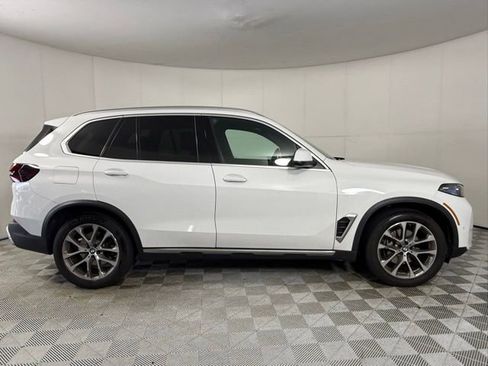 Used 2025 BMW X5 xDrive40i w/ Parking Assistance Package AWD/4WD image 13