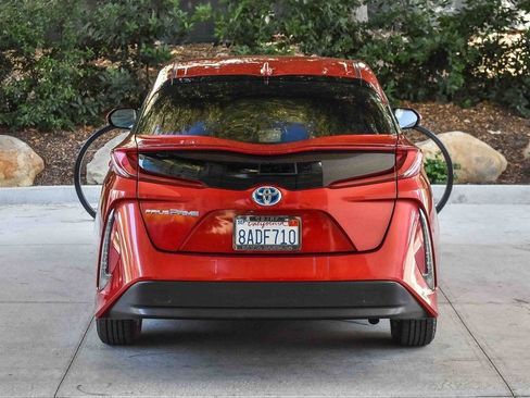 Used 2017 Toyota Prius Prime Premium image 5