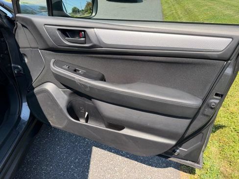 Used 2019 Subaru Outback 2.5i AWD/4WD image 22
