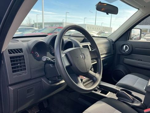 Used 2008 Dodge Nitro SXT image 9