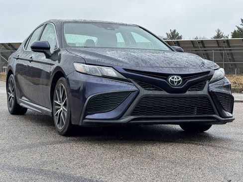 Used 2021 Toyota Camry SE FWD image 7