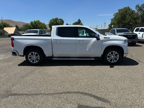 Used 2022 Chevrolet Silverado 1500 LTZ AWD/4WD image 32