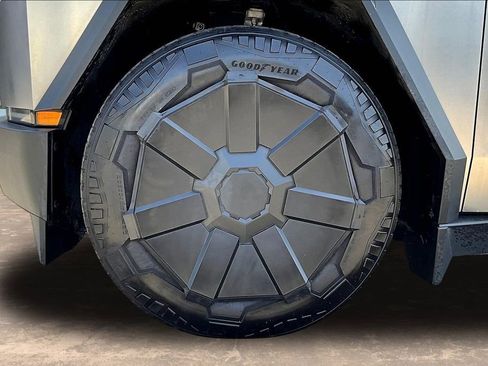 Used 2024 Tesla Cybertruck AWD Crew Cab image 35