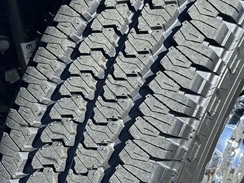 Used 2025 RAM 3500 Tradesman w/ Chrome Appearance Group image 10