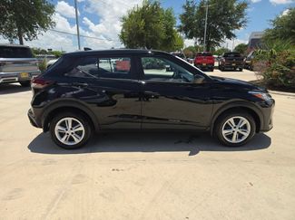 Used 2025 Nissan Kicks Play S FWD video 2