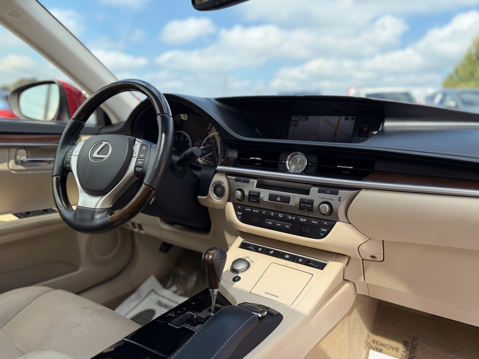 Used 2015 Lexus ES 350 w/ Ultra Luxury Package FWD image 38