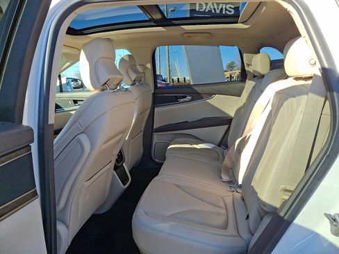 Used 2019 Lincoln Nautilus Select image 10