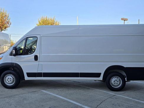 Used 2025 RAM ProMaster 3500 w/ Convenience Group image 7