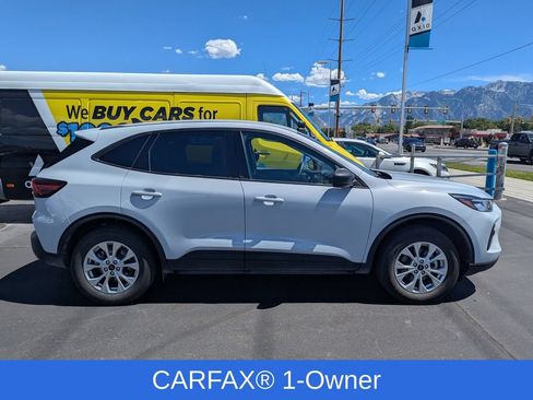 Used 2025 Ford Escape Active AWD/4WD image 2