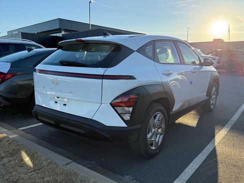 New 2026 Hyundai Kona SE image 2